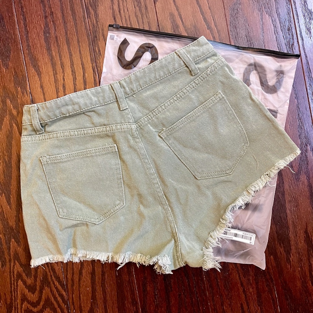 Distressed Green Boho Shorts Medium Frayed NWT in package casual vacation - Picture 5 of 10